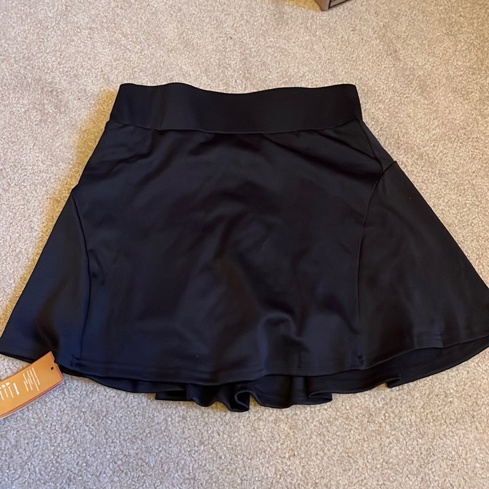 NWT Black golf skort